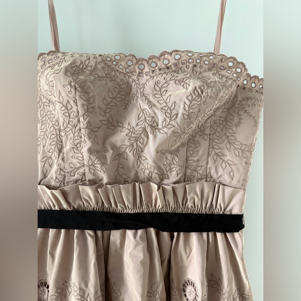 BCBGMAXAZRIA Strapless‎ Eyelet Embroidered Cocktail Dress Blush Pink Size 2 - Picture 5 of 10